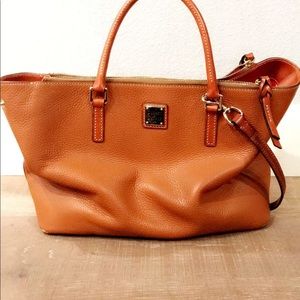 PEBBLE GRAIN WILLA ZIP SATCHEL